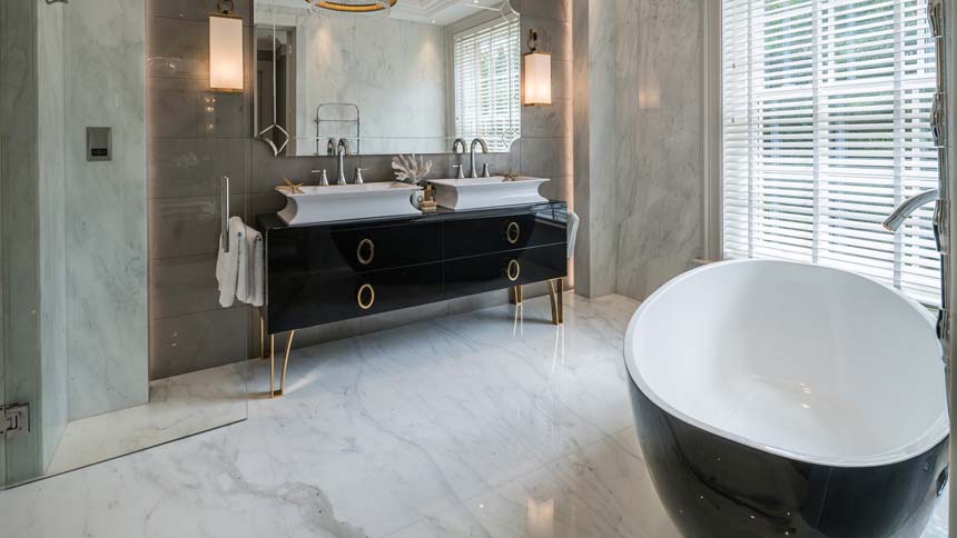 Whitelands master bathroom