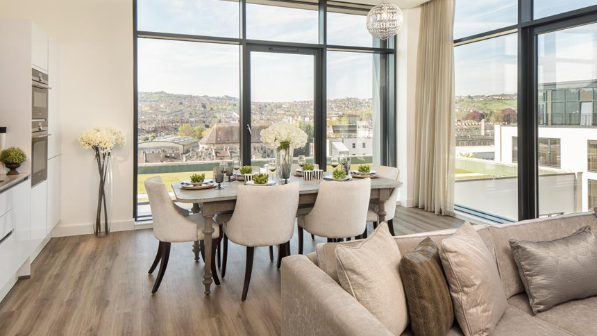 Bath Riverside living / dining area