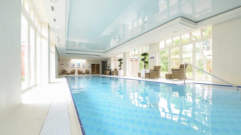 Pool at Hampshire Lakes