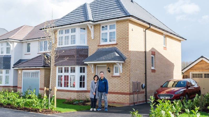 Jenny and Cavan at Oakwood Fields (Redrow)